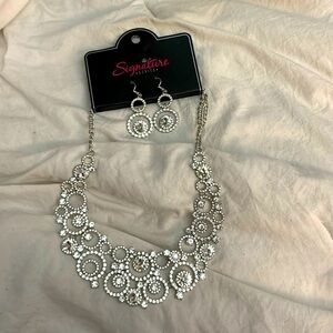 BNWT paparazzi “the Jennifer”